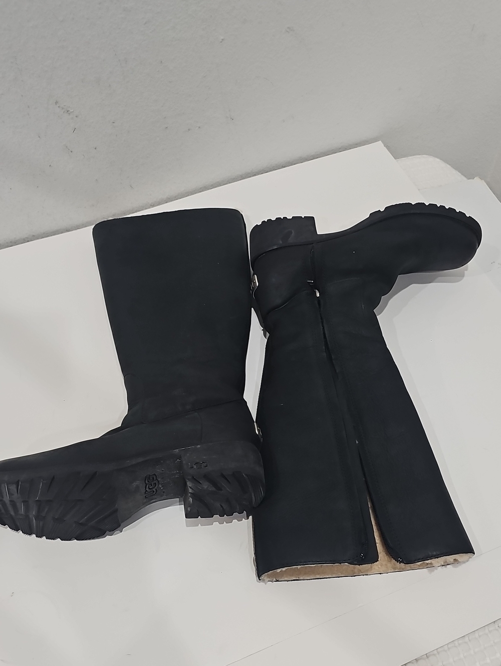UGG Black Tall Leather Sheepskin Zip Heeled Riding Boots Sz 7.5 Rubber Sole - Picture 12 of 12